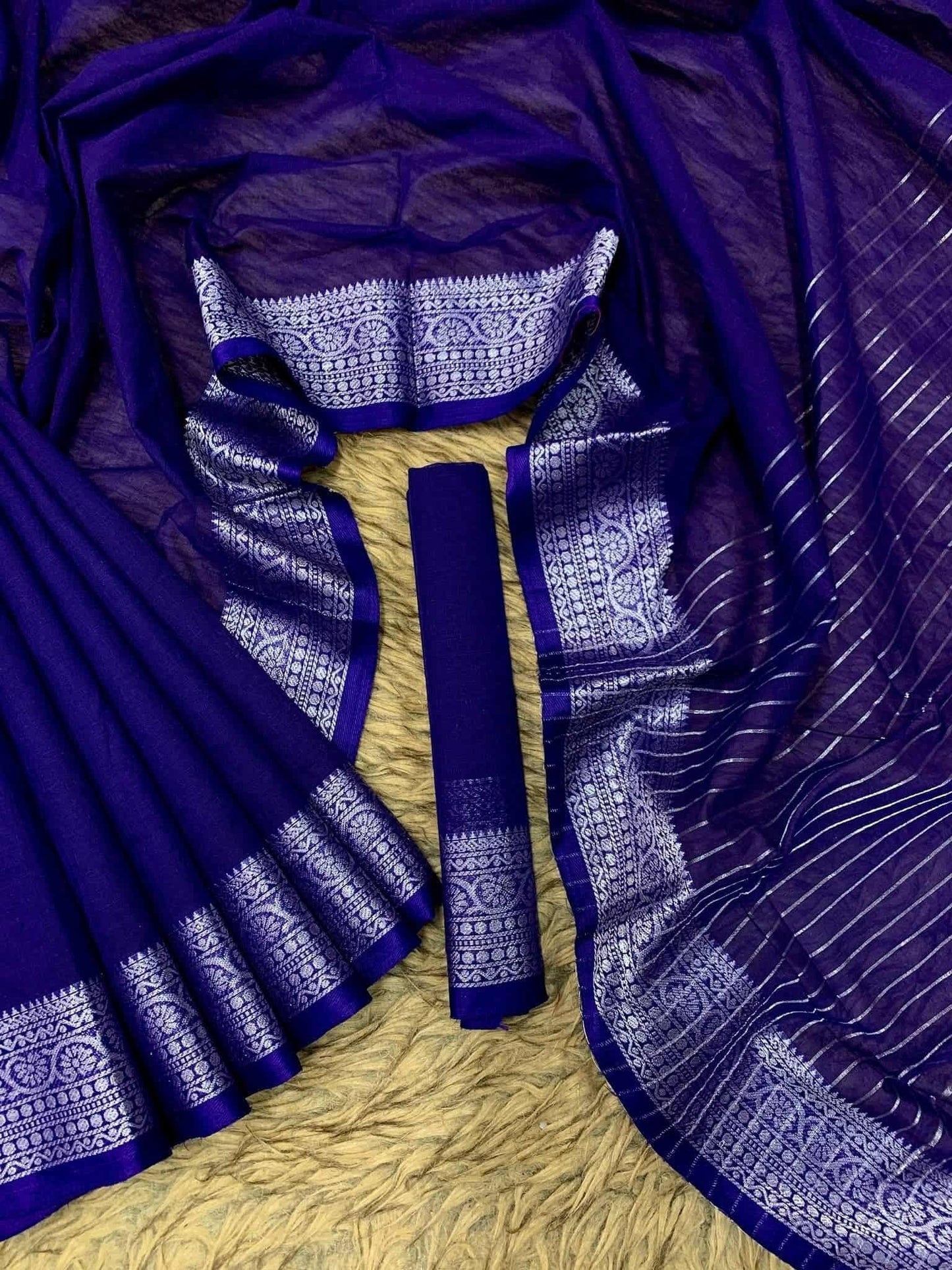 ভাইরাল শাড়ি কালেকশন – রঙের খেলা, স্টাইলের ছোঁয়া