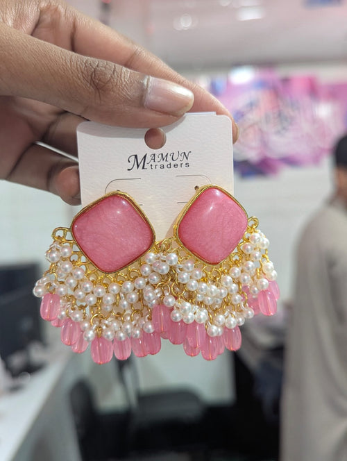 পার্ল এবং স্টোনের কম্বিনেশনে সুন্দর এই ঝুমকাটি পেয়ে যাচ্ছেন আমাদের কাছে