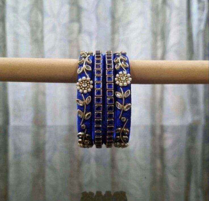 কুন্দন এবং সুতার সংমিশ্রণে ভাইরাল হ্যান্ডমেট চুরি