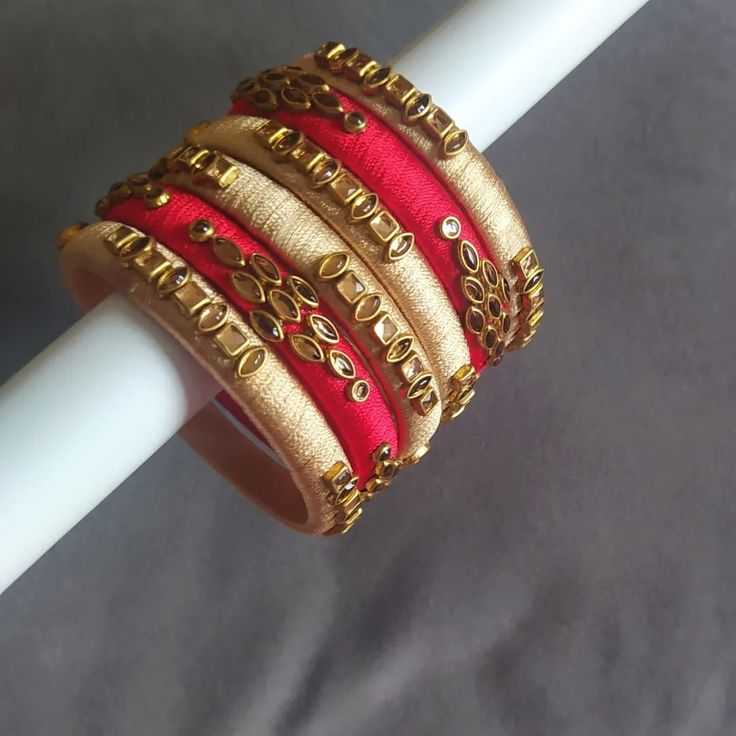 কুন্দন এবং সুতার সংমিশ্রণে ভাইরাল হ্যান্ডমেট চুরি