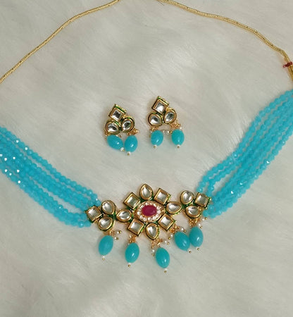 কুনদন এবং দামি পুতির সংমিশ্রণে তৈরি মালা গুলো হতে পারে আপনার সৌন্দর্য বর্ধনের কারণ